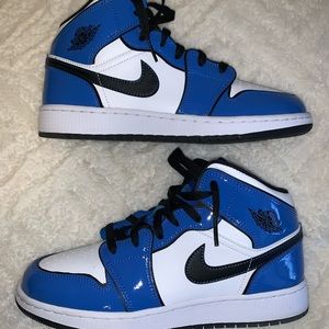 Nike Air Jordan 1 mids